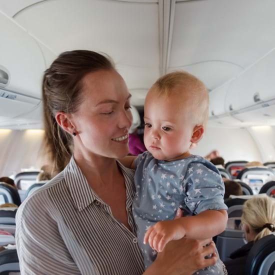 Voyager en avion en famille : comment vous faciliter la vie | Article de blogue de Kaleido